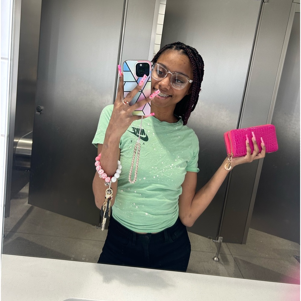 Meet your Posher, 𝓓𝓮𝓼𝓲𝓻𝓪𝔂𝓮
